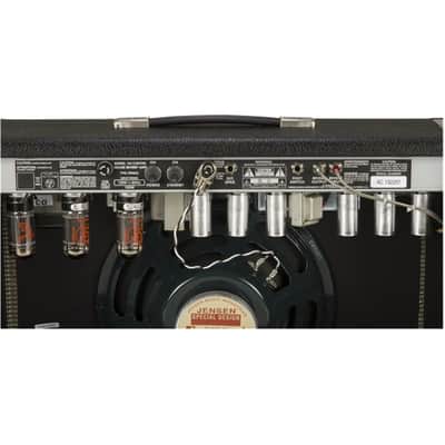 Fender '64 Custom Deluxe Reverb 20-watt 1x12" Tube Guitar Amplifier Combo image 5