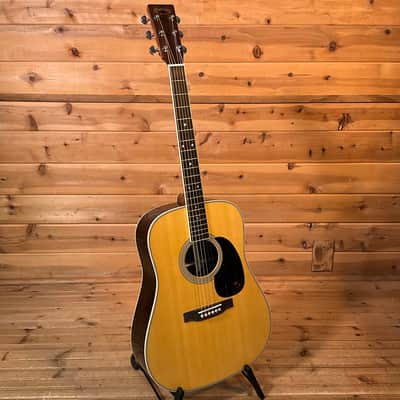 Martin D-35 Acoustic Guitar - Natural image 2