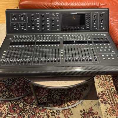 Midas M32 LIVE 40-Channel Digital Console 2014 - Present - Black image 1