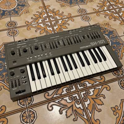 Roland SH-101 (w/ Kenton MIDI MOD) 32-Key Monophonic Synthesizer 1982 - 1986 - Gray