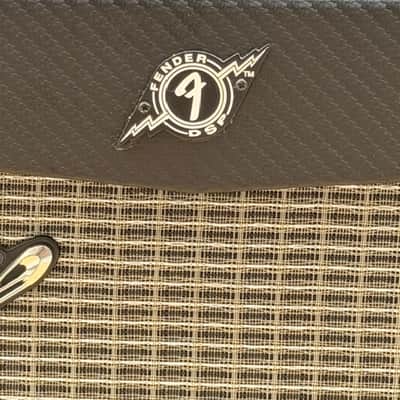 Fender Mustang I (V.1) 20-Watt 1x8" Guitar Combo Modeling Amplifier image 3