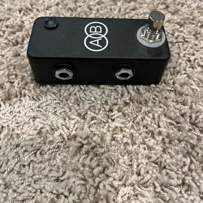 JHS Mini A/B Switch - Like New image 3