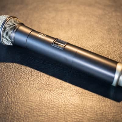 Electro-Voice R300-HD Handheld Wireless Microphone System Band-C image 5
