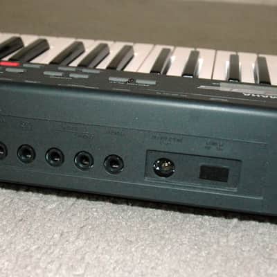 Yamaha SY35 Synthesizer image 9