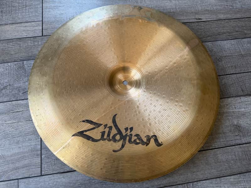 Zildjian Avedis 18" ZHT China 1290 Grams image 1