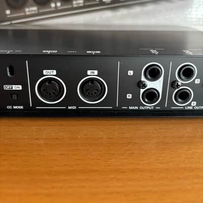Steinberg UR44 6x4 USB 2.0 Audio Interface with MIDI - Silver/Black image 8
