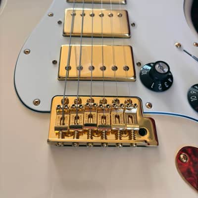 Fender Limited Edition Mahogany Blacktop Stratocaster HHH 2019 - Olympic White image 5