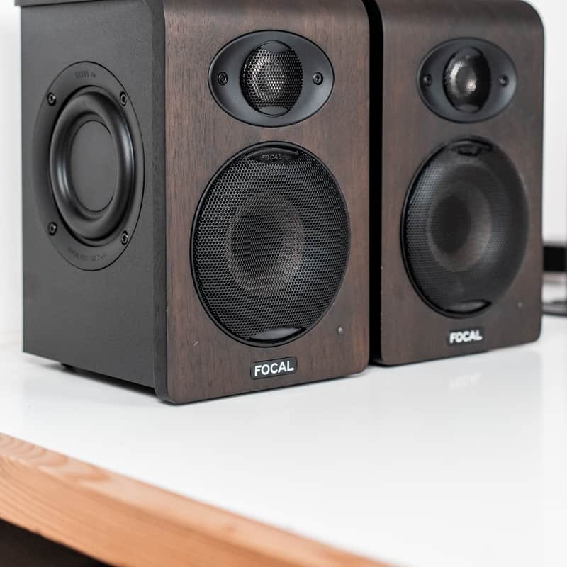 2010s Focal Shape 40 4″ Powered Studio Monitors (Pair) Wood