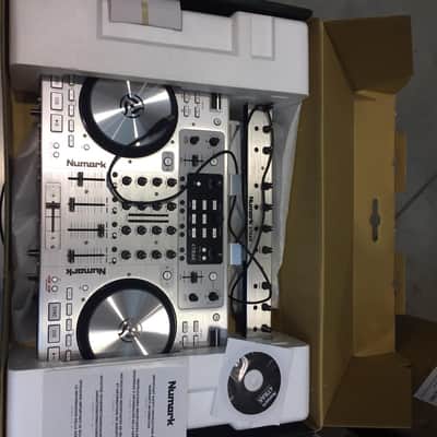 Numark 4 trak-4 deck x traktor(all out) image 6