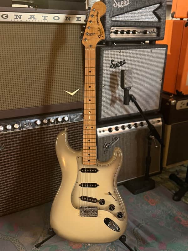 Fender Stratocaster Hardtail with Maple Fretboard 1978 - 1979 - Antigua image 1