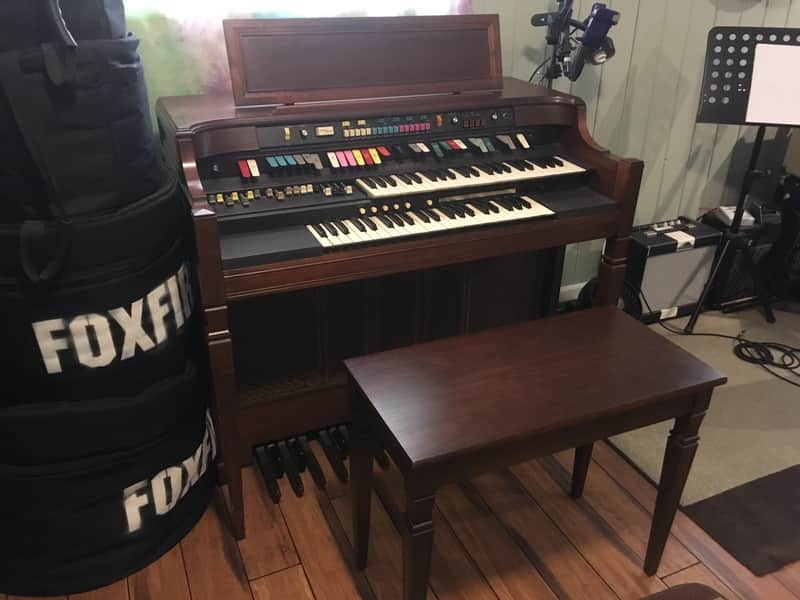 Hammond Aurora model 8212 spinet organ c. '75/76 in walnut finish w/bench, music; mostly functional! image 1