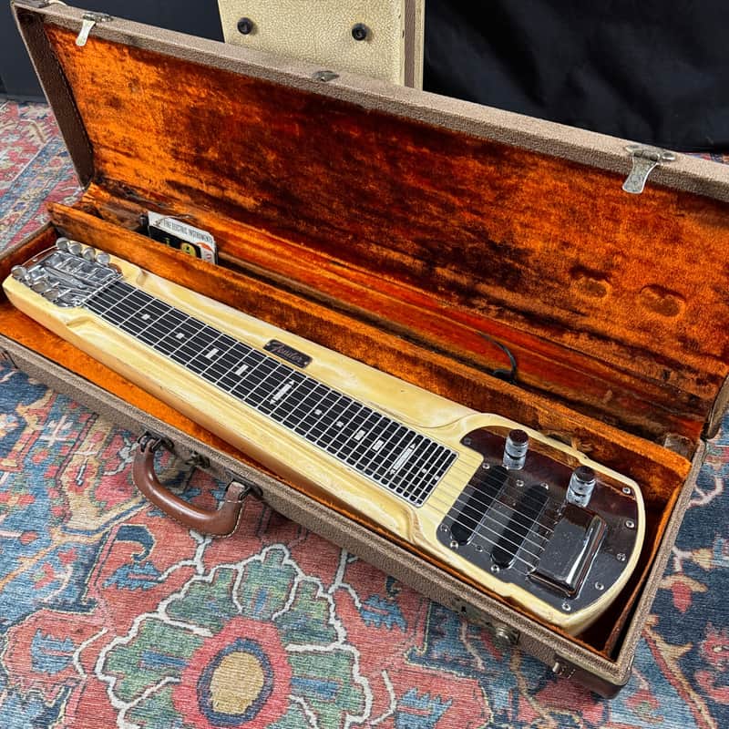 Fender Deluxe Eight 8-String Lap Steel Guitar | Reverb Canada