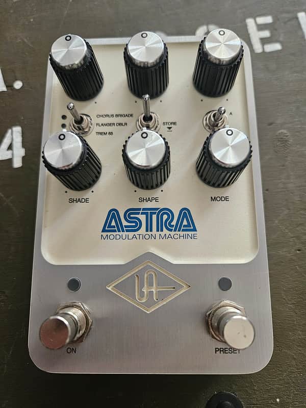 Universal Audio Astra Modulation Machine 2021 - Present - White image 1