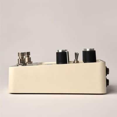 Universal Audio UAFX Astra Modulation Pedal image 6