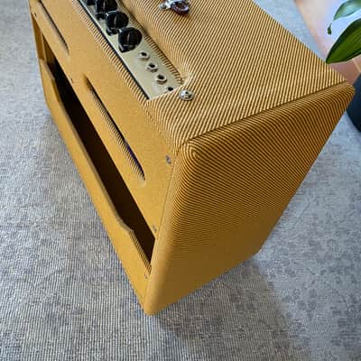 '57 Custom Twin-Amp 2-Channel 40-Watt 1x15" Guitar Combo image 9