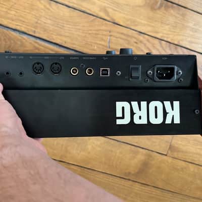Korg Prologue 8 Polyphonic 49-Key 8-Voice Analog Synthesizer 2018 - Present - Black/Wood image 9