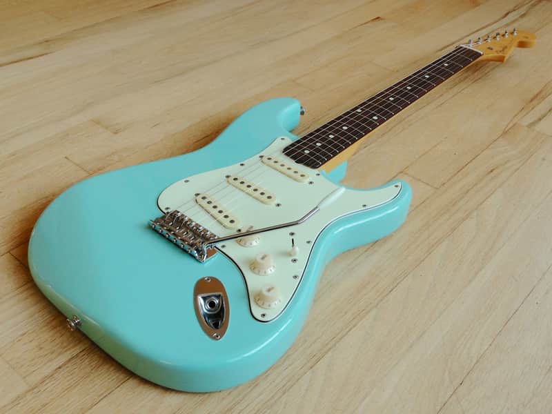 1996 Fender '62 Stratocaster Model ST62 Electric Guitar MIJ Japan