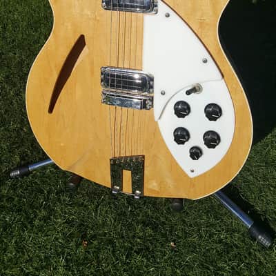 Rickenbacker 360V64  1996 Mapleglo. image 2
