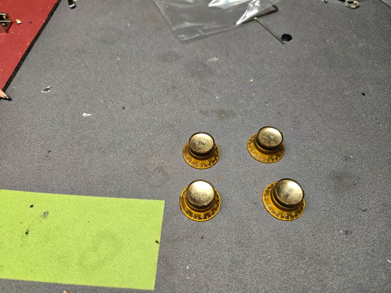 Gibson Reflector Knobs 1960's - Gold image 1