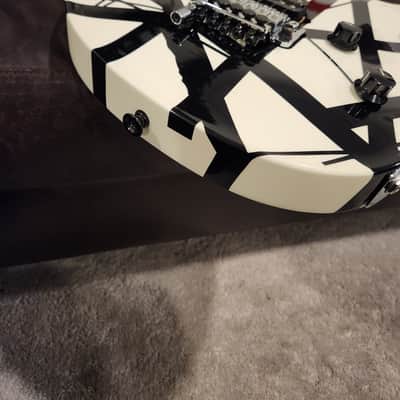 Rare EVH Wolfgang Special Striped with Maple Fretboard Gloss White/Black Stripes image 5