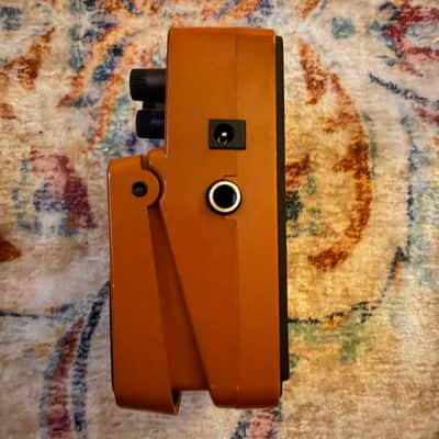 Behringer UT100 Ultra Tremolo 2000s - Brown image 4