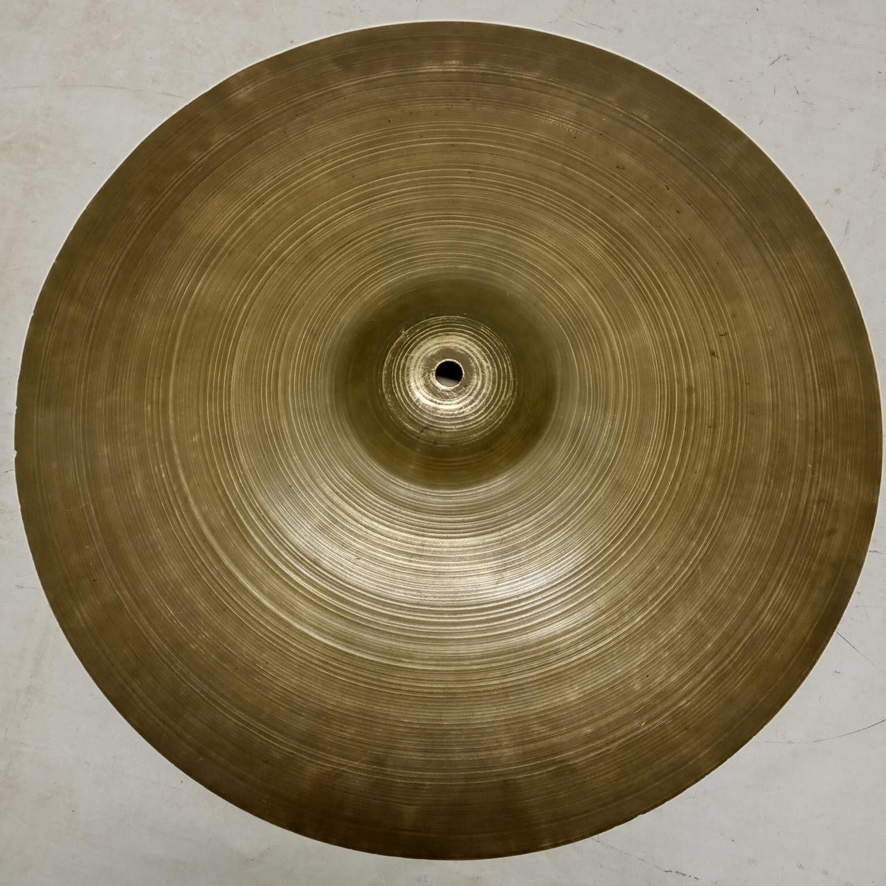 Zildjian 40s 16" Crash Cymbal Vintage B20 1555g Marching Crash Avedis A USA — main photograph
