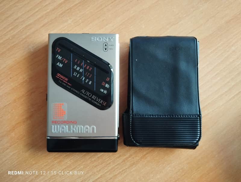 Sony WM f203 1987 - Sony recorder radio Cassette Walkman WM F203 silver working image 1