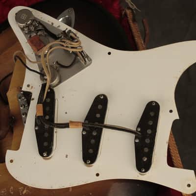 original 1957 Fender Stratocaster Sunburst w/orig. tweed case image 24