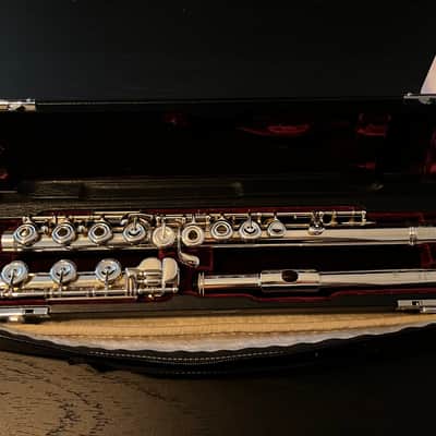 Yamaha YFL-677H Professional Flute – B Foot – Good Condition image 2