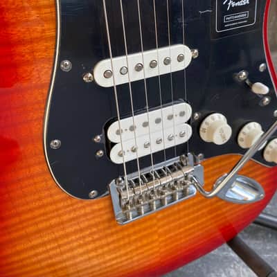 Fender Player Stratocaster HSS 2022 - Maple Fingerboard - Excellent Condition image 9