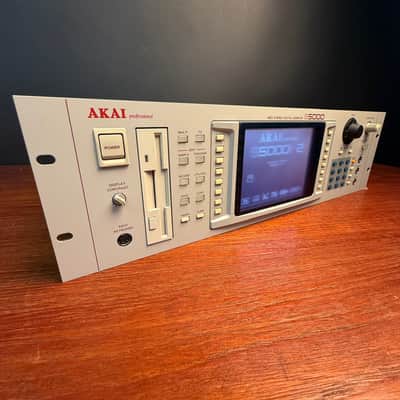 Akai S5000 MIDI Stereo Digital Sampler 1998 - White