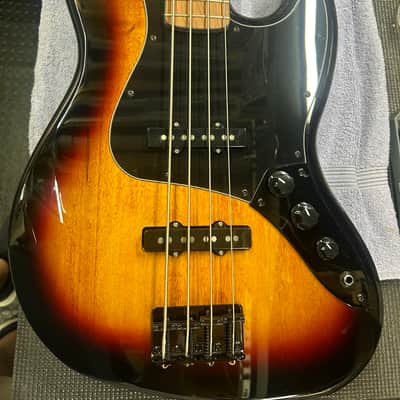 Squier Custom Jazz Bass Upgraded- 3 tone sunburst image 5