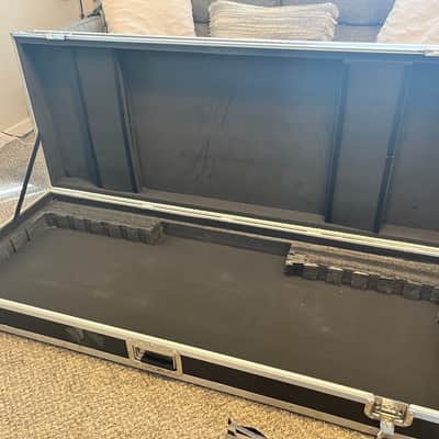 Road Runner Keyboard Flight Case with Casters Black 88 Key image 4