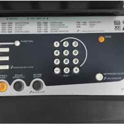 Yamaha YPT-210 61-key Keyboard image 4