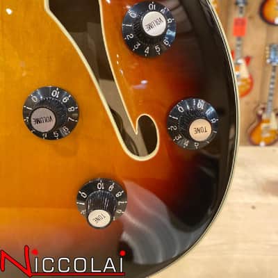 Squier Classic Vibe Starcaster, Maple Fingerbaord, 3-Color Sunburst image 5