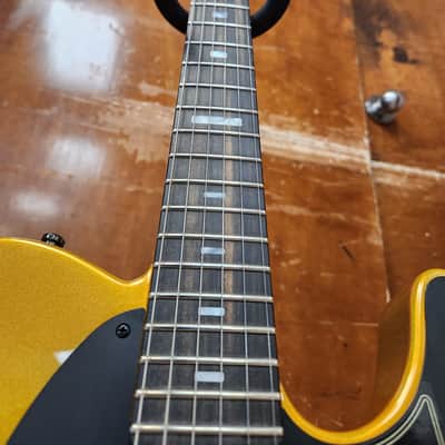 Fender 75th Anniversary American Ultra II Telecaster Liquid Gold with Roadrunner Hardshell Case image 3