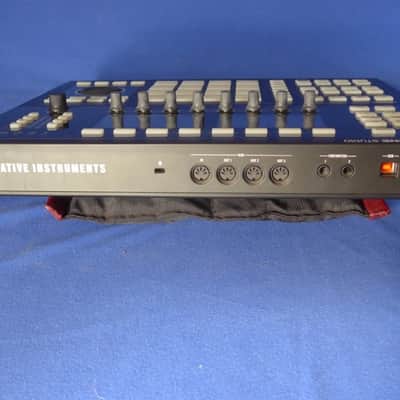 Native Instruments Maschine Studio 2010s - Black image 3