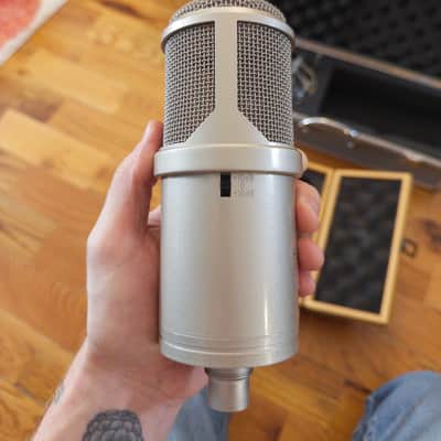 Lauten Audio Clarion FC-357 Large-Diaphragm FET Condenser Mic 2010s - Champagne image 4