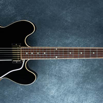 Gibson ES-335 Ebony, Gold Hardware 2009 ~ Secondhand image 2
