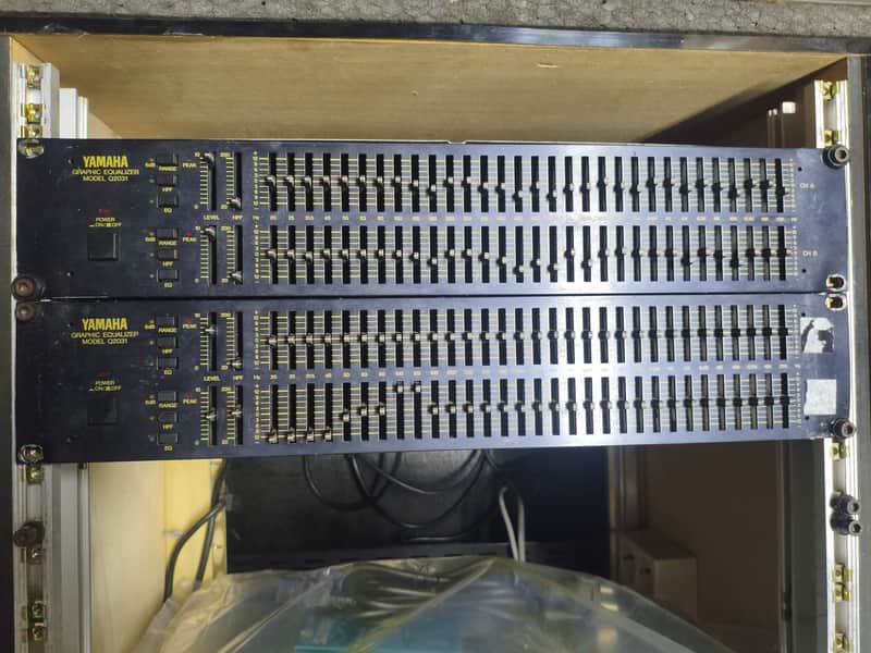 Yamaha Q2031B Dual-Channel Graphic Equalizer 2010s - Black image 1
