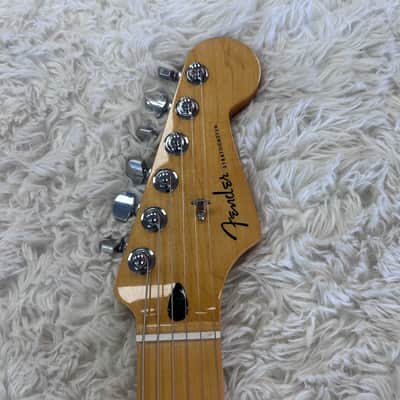 Fender Player Plus Stratocaster with Maple Fretboard 2021 - Present - Tequila Sunrise image 2