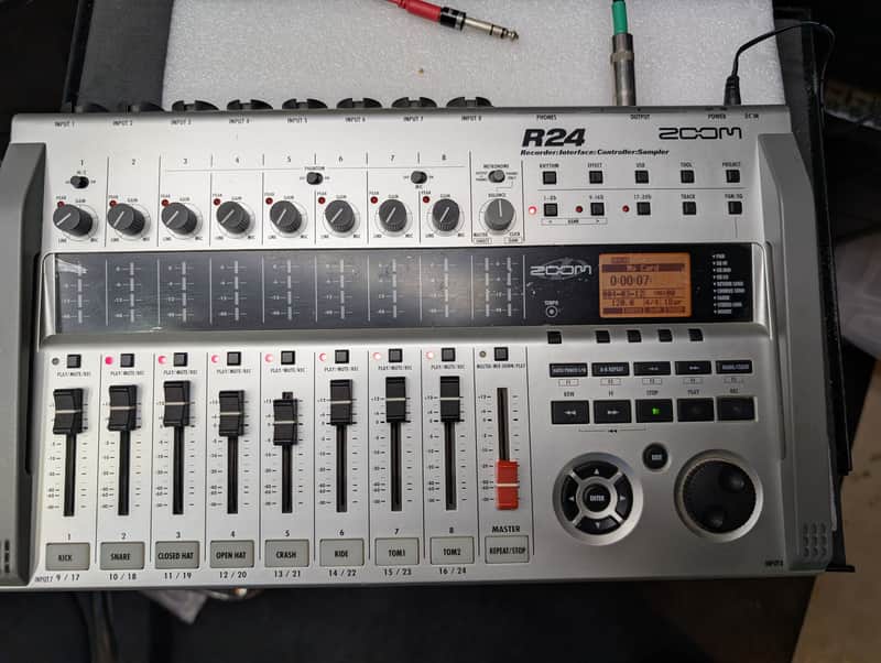 Zoom R24 USB Audio Interface / Digital Multitrack Recorder / Control Surface 2010s - Silver image 1
