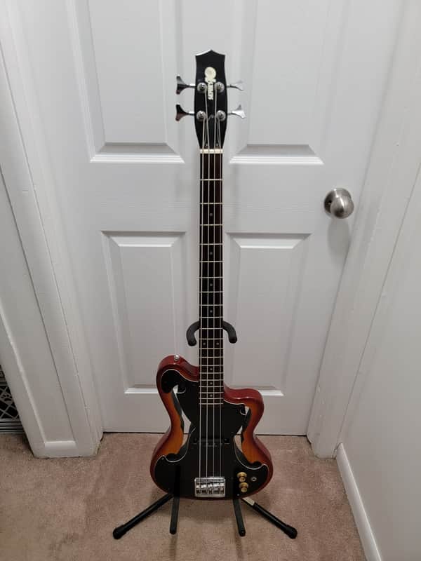 Series 10 Scroll Bass image 1