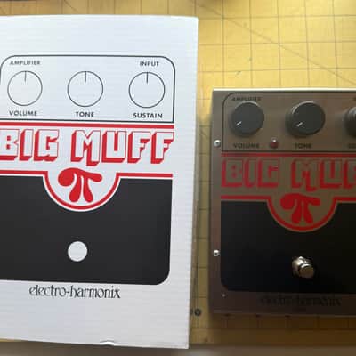 Electro-Harmonix Big Muff Pi 2000 - Present - Silver / Black / Red image 2