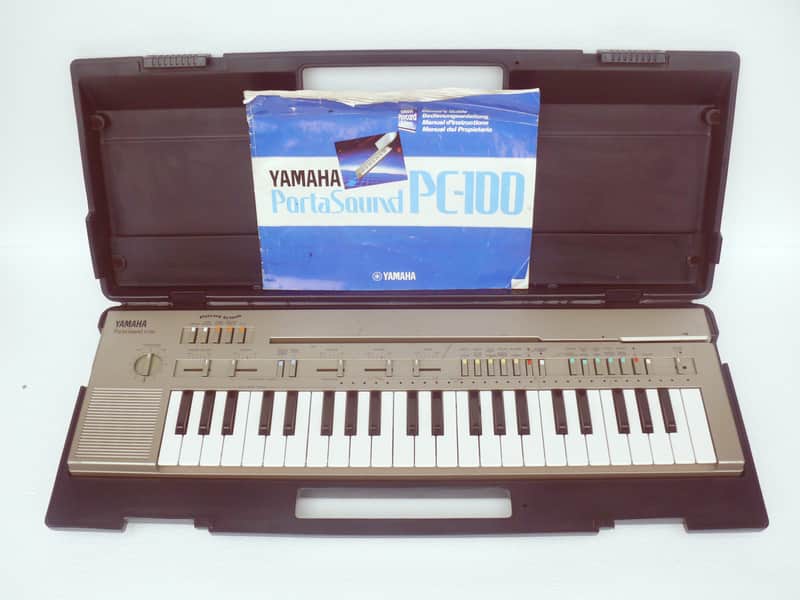 Vintage Yamaha Portasound PC-100 analog Synt with case image 1