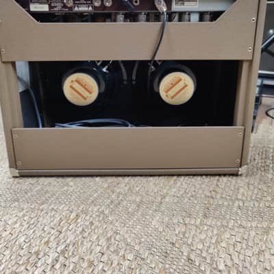 Fender '63 Vibroverb Reissue 40-Watt 2x10" Guitar Combo 1990 - 1995 - Brown Tolex image 7