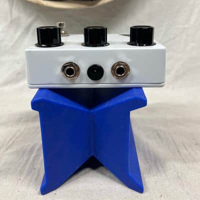 Seeker Electric Effects Descry Fuzz Pedal with Box image 5