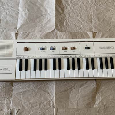 Casio MT-31 Casiotone MT31 37-Key Semi Analog Keyboard MIJ 1980's White RARE MINT in orignal box with Users Manual booklet image 1
