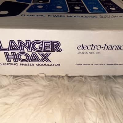 With box/ power supply/ most all inserts Electro-Harmonix Flanger Hoax Phaser / Flanger Modulator 2010s - Blue / Purple image 5