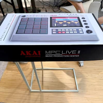 Akai MPC Live II Standalone Sampler / Sequencer Retro Edition 2020 - Present - Grey image 2
